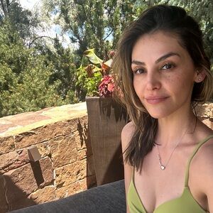 Meet your Posher, Paria